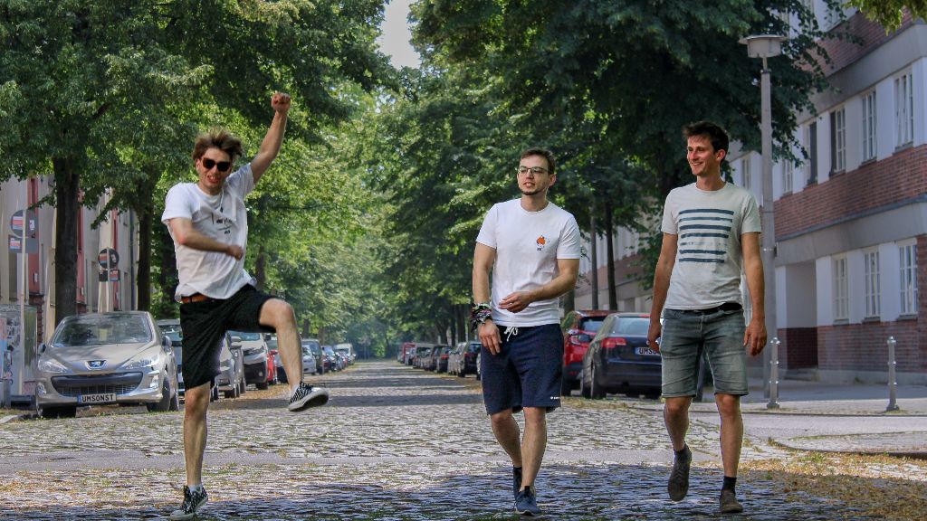 UMSONST* // ULTRAVIOLETT // THE UPTURN BOYS